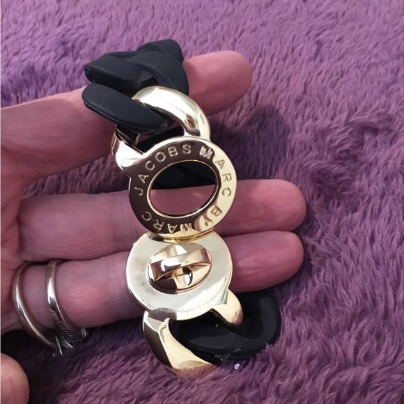 Vintage NWOT Marc Jacobs “Katie” Turn Lock Women’s Bracelet Medium - Picture 8 of 8